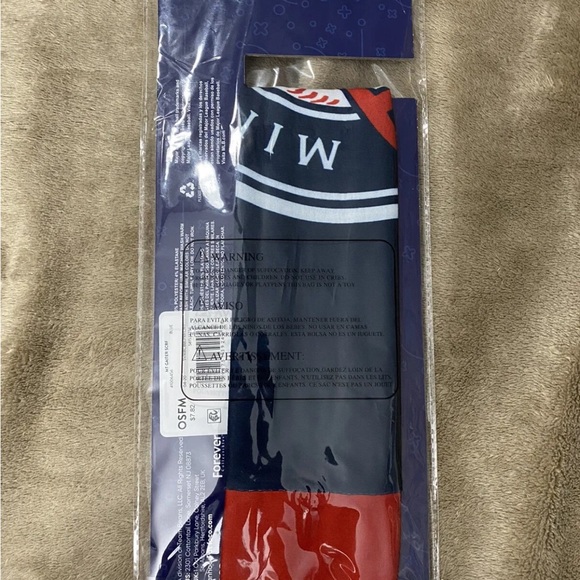 MLB Minnesota Twins Team Gaiter Scarf. - Picture 5 of 7